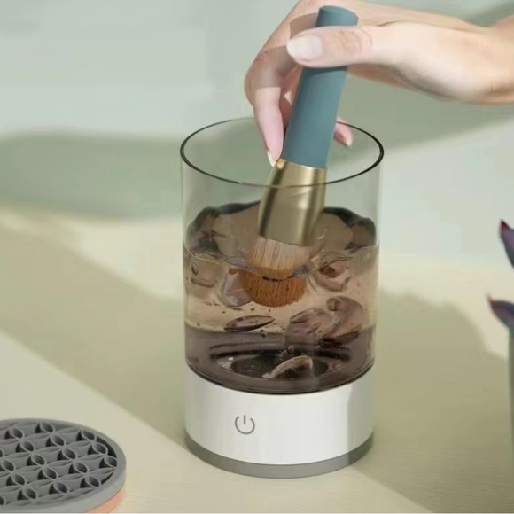 Electric Makeup Brush Cleaner Beauty Makeup Brushes Set BNWT in original box - Picture 5 of 12